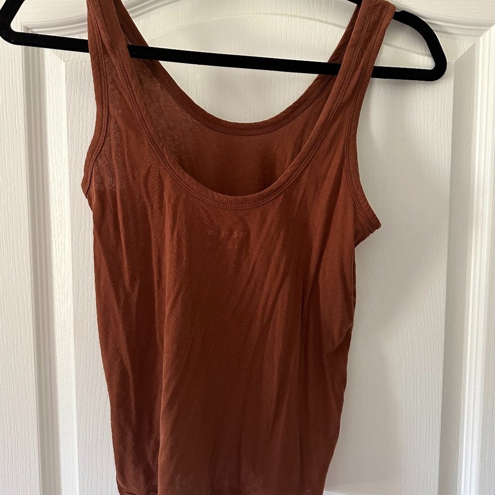 Everlane Air Tank in Walnut